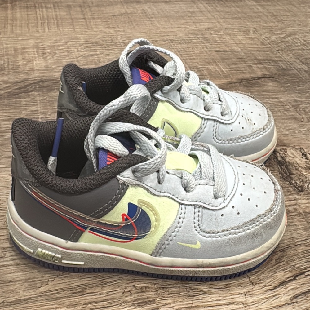 Nike Kids' Light Gray and Neon Sneakers